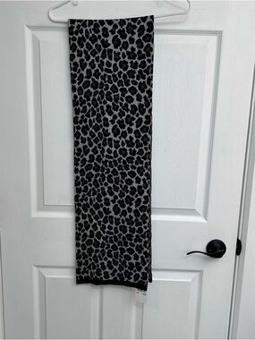 MK Leopard Print Knit Scarf - Black & Gray